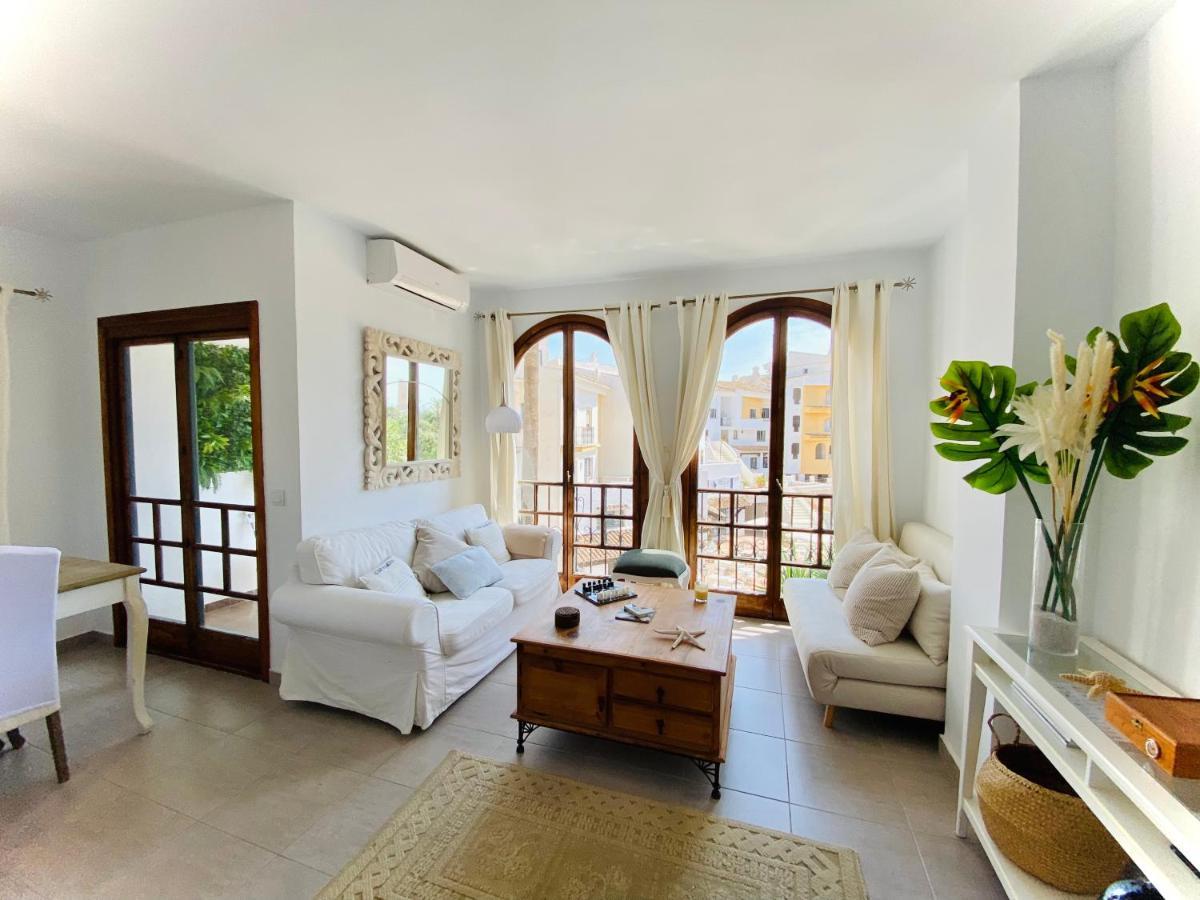 Luminoso Apartamento Para Dos Personas En Cabopino Marbella Exterior photo